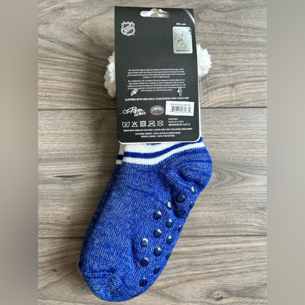 Vancouver Canucks Slipper Socks (BRAND NEW) - Picture 2 of 3